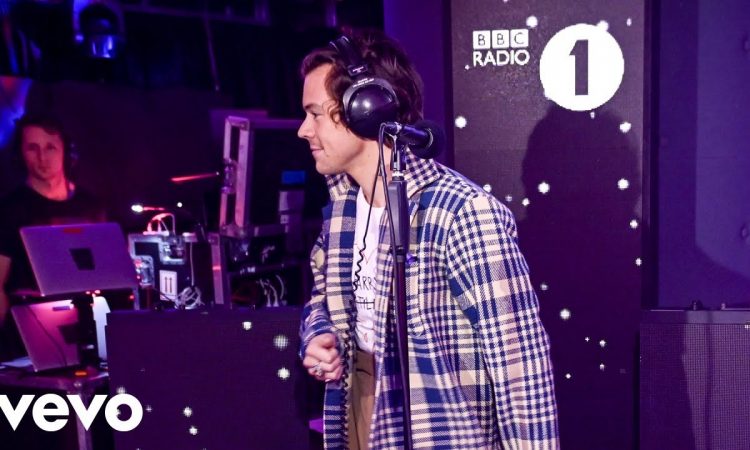Harry Styles - Juice (Lizzo cover) | BBC RADIO1