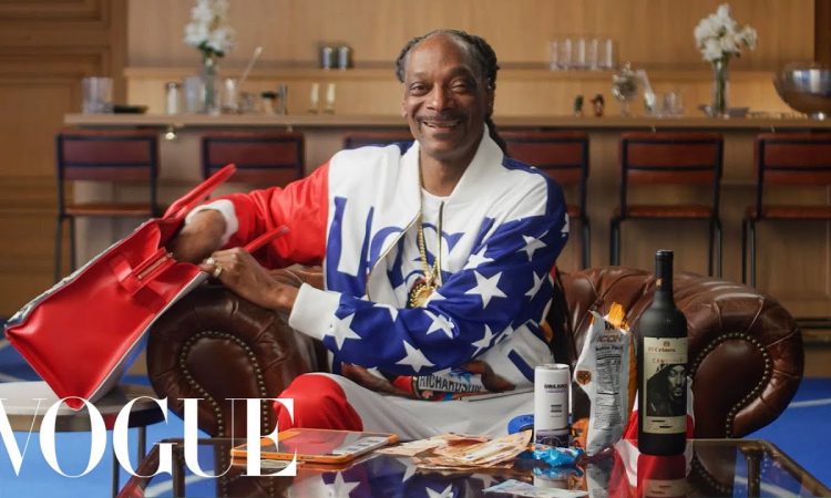 1 Things Snoop Dogg Carries in His Olympic Bag | In the Bag | Vogue